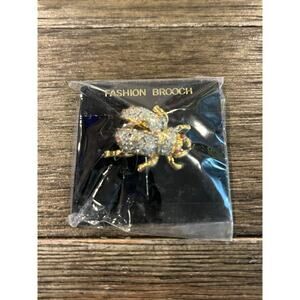 Fashion Brooch bee pin back- New